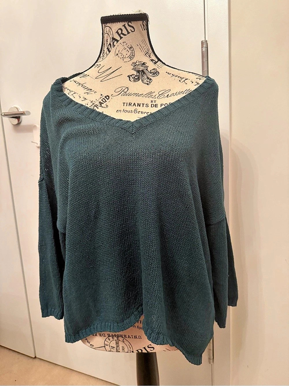 Free People V-Neck Knit Sweater in Green Size Medium